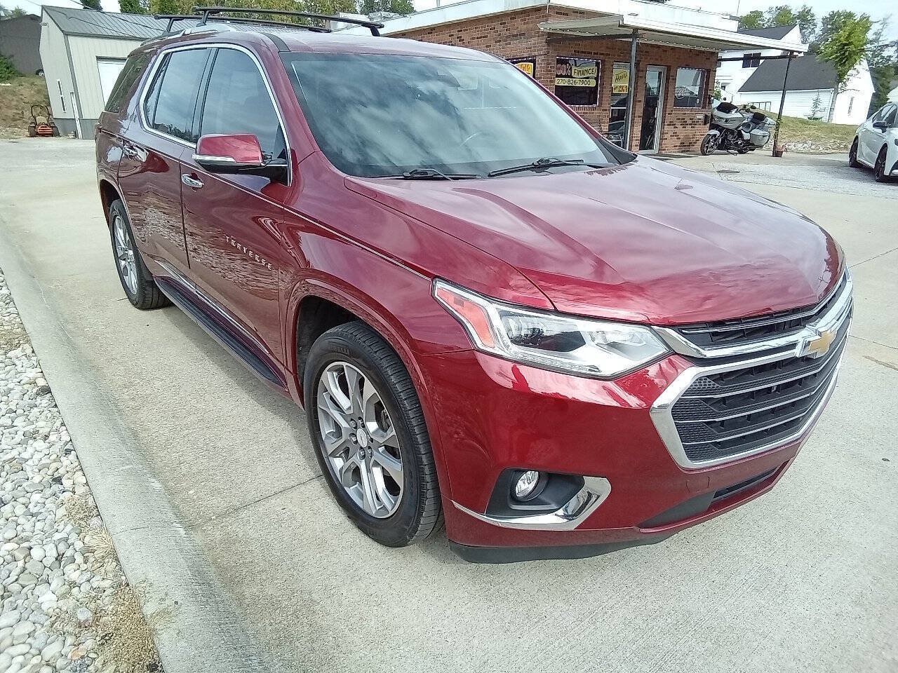Used 2018 Chevrolet Traverse Premier w/ Driver Confidence II Package FWD image 2