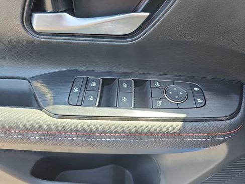 Used 2025 Nissan Kicks SR FWD image 31