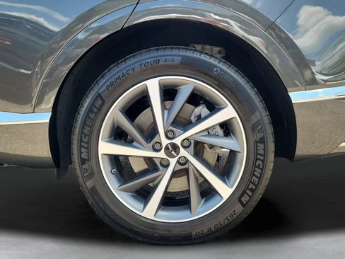 Used 2025 Genesis GV80 2.5T Advanced AWD/4WD image 8