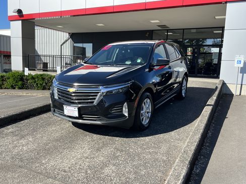 Used 2024 Chevrolet Equinox LT FWD image 3