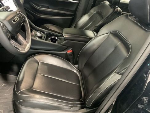 Used 2023 Jeep Grand Cherokee L Limited AWD/4WD image 11