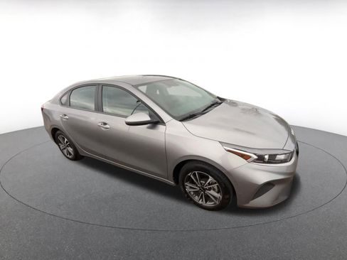 Used 2024 Kia Forte LXS FWD image 2