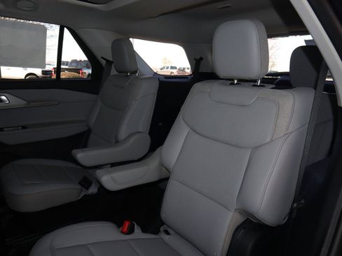 New 2025 Ford Explorer Active w/ Active Comfort Package image 38