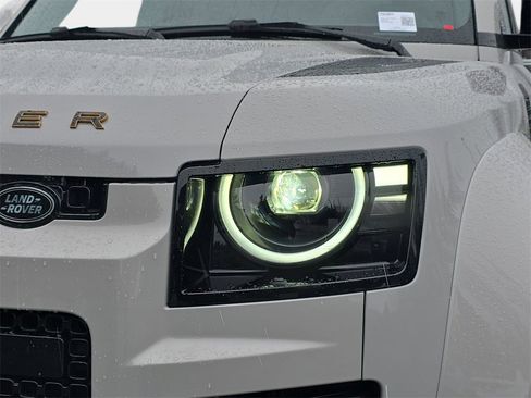 New 2026 Land Rover Defender 110 OCTA image 32