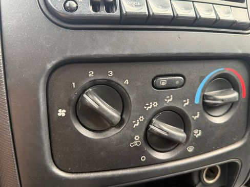 Used 2003 Jeep Liberty Sport AWD/4WD image 13