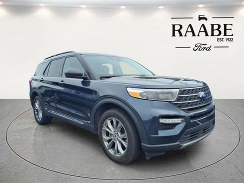 Used 2022 Ford Explorer XLT w/ Equipment Group 202A image 8
