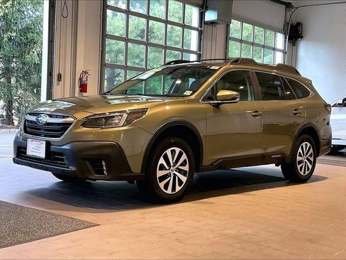 Used 2022 Subaru Outback Premium AWD/4WD image 2