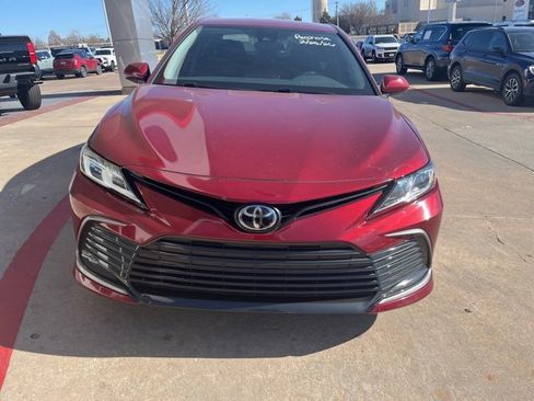 Used 2021 Toyota Camry LE image 3