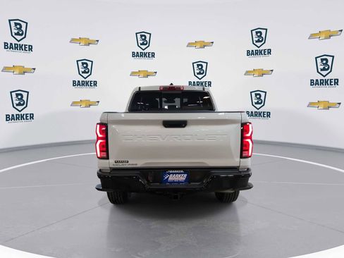 Used 2025 Chevrolet Colorado Z71 w/ Technology Package AWD/4WD image 7