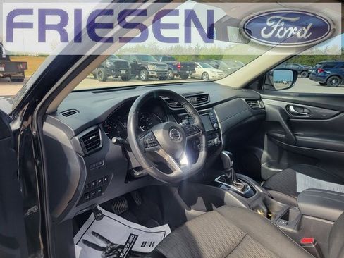 Used 2019 Nissan Rogue SV image 11