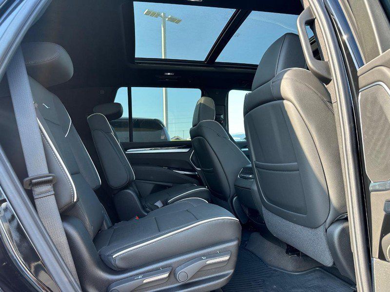 New 2026 Cadillac Escalade Sport w/ LPO, ONYX Package AWD/4WD image 6