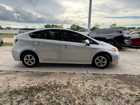 Used 2013 Toyota Prius Two FWD image 5