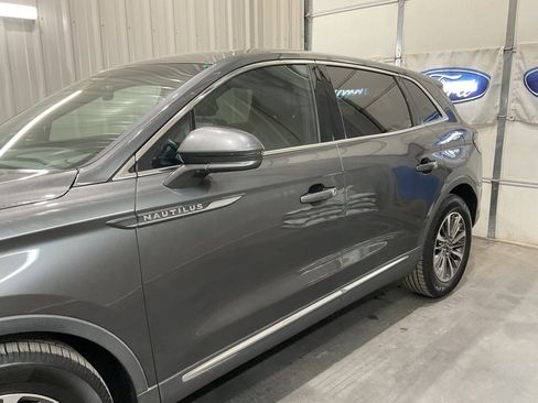 Used 2019 Lincoln Nautilus Select image 5