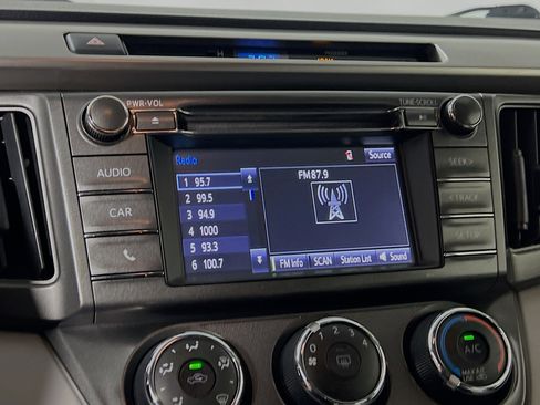 Used 2014 Toyota RAV4 LE image 27