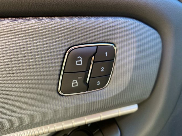 Used 2027 Ford Explorer ST w/ Sun And Sound Package AWD/4WD image 14