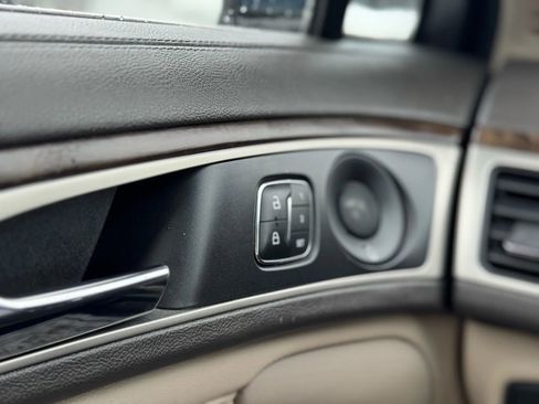 Used 2019 Lincoln MKZ Reserve w/ Reserve Plus Package image 33