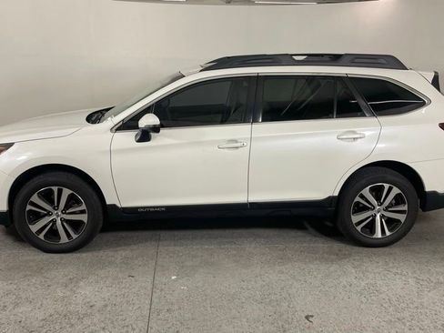 Used 2018 Subaru Outback 2.5i Limited AWD/4WD image 6