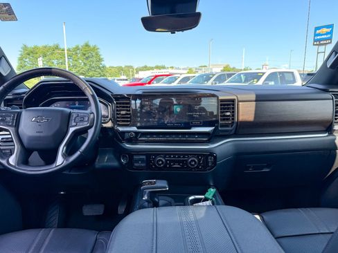 Certified 2024 Chevrolet Silverado 1500 High Country w/ Midnight Edition AWD/4WD image 25