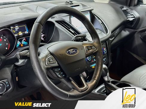 Used 2017 Ford Escape SE w/ Equipment Group 201A AWD/4WD image 13