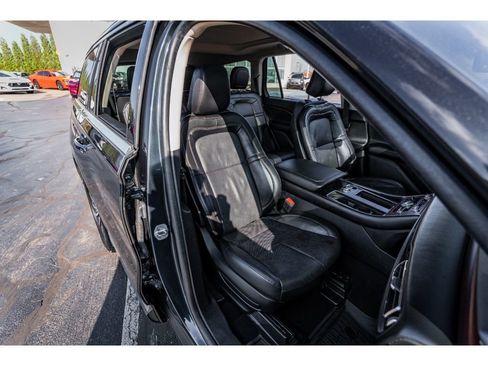 Used 2022 Lincoln Aviator Reserve w/ Elements Package Plus image 19