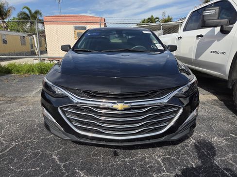 Used 2022 Chevrolet Malibu LS FWD image 2