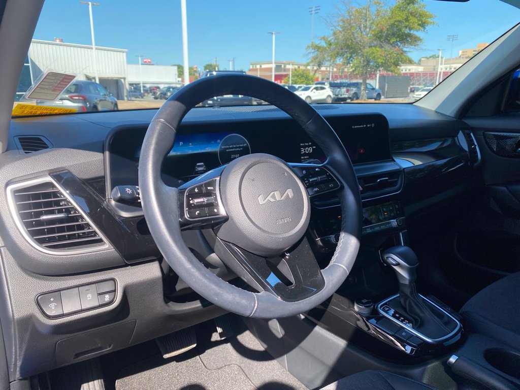 Used 2024 Kia Seltos S FWD image 13