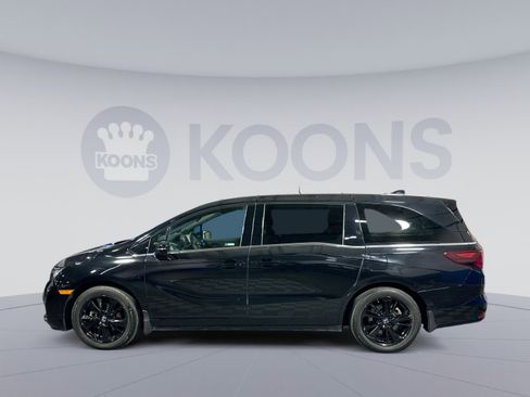 Used 2023 Honda Odyssey Sport image 2