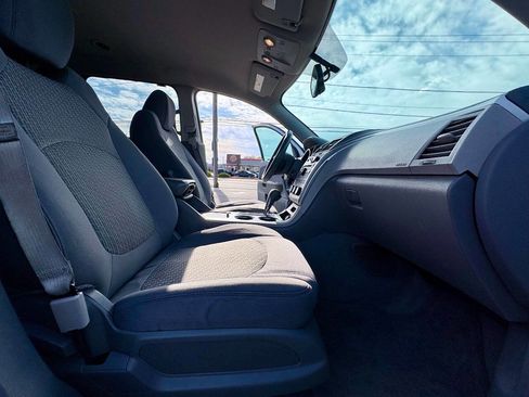 Used 2011 Chevrolet Traverse LS image 32