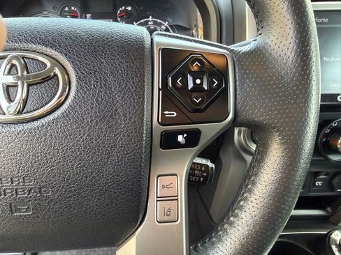Used 2022 Toyota 4Runner SR5 Premium image 12