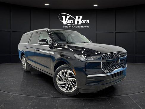 Used 2025 Lincoln Navigator L Reserve AWD/4WD image 1