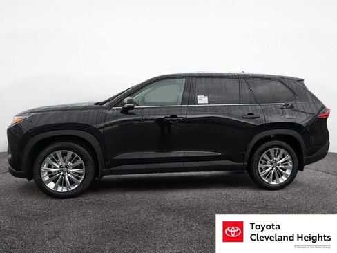 New 2026 Toyota Grand Highlander Platinum image 2