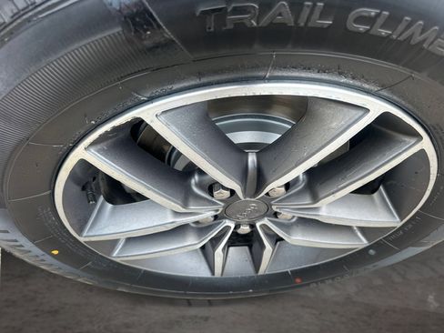 Used 2021 Jeep Grand Cherokee Limited AWD/4WD image 19