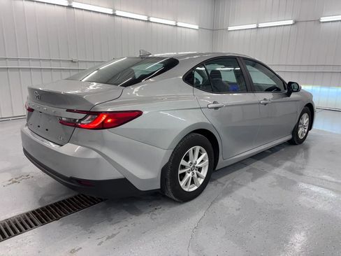 Used 2025 Toyota Camry LE FWD image 4