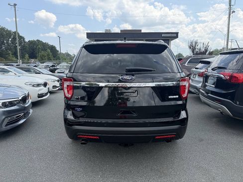 Used 2016 Ford Explorer XLT w/ Equipment Group 202A FWD image 5