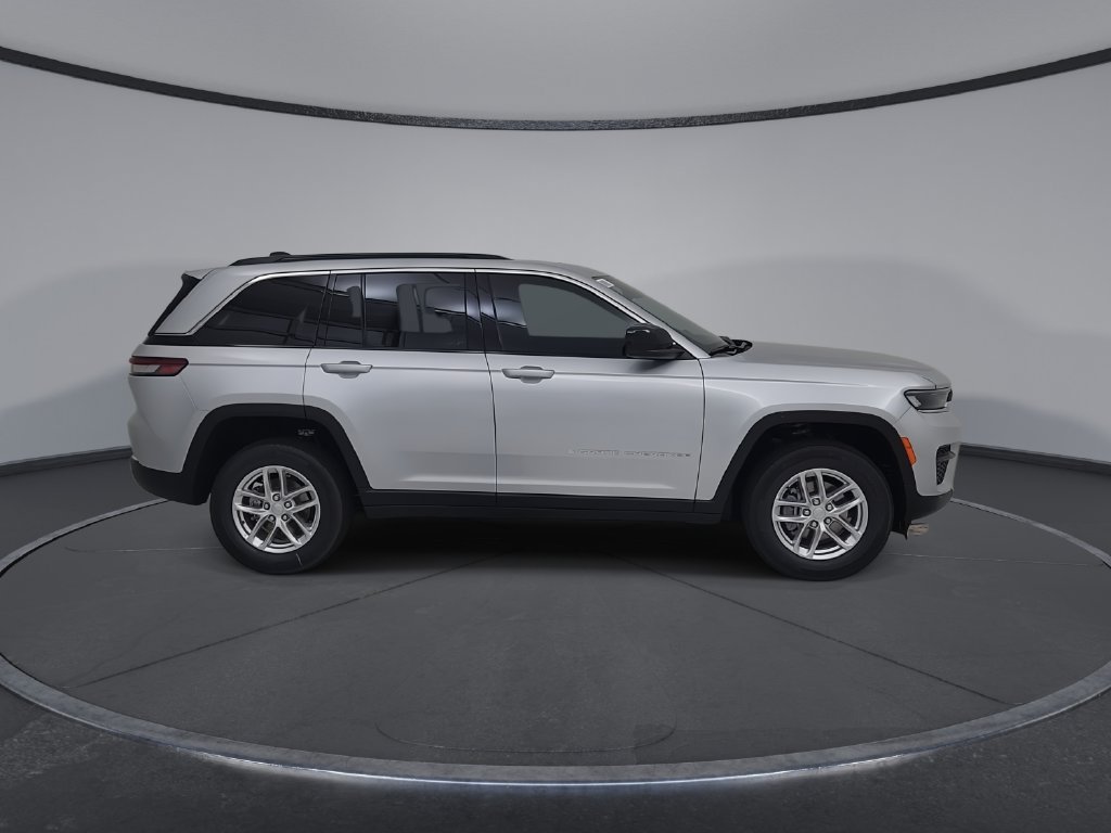 New 2026 Jeep Grand Cherokee Laredo X AWD/4WD image 17