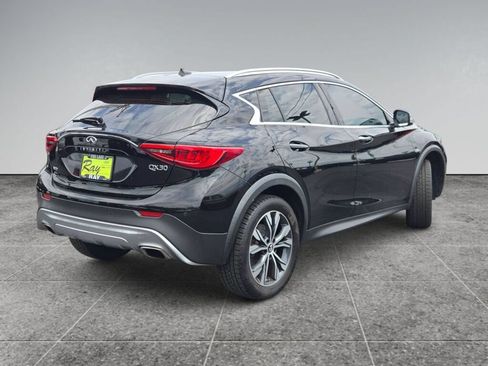 Used 2018 INFINITI QX30 Premium w/ Navigation Package AWD/4WD image 4