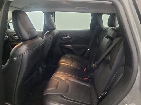 Used 2020 Jeep Cherokee Limited AWD/4WD image 18