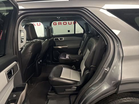 Used 2022 Ford Explorer XLT w/ Equipment Group 202A image 22