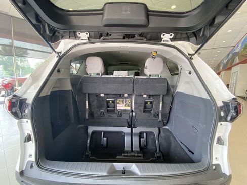Certified 2024 Toyota Sienna LE AWD/4WD image 26