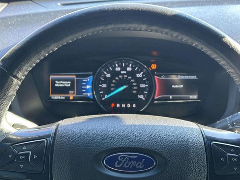 Used 2016 Ford Explorer XLT w/ Equipment Group 202A FWD image 21