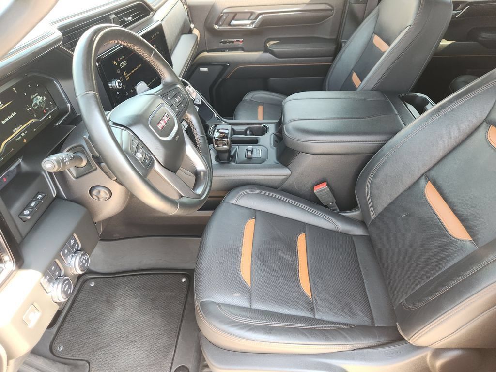 Used 2024 GMC Sierra 1500 AT4 w/ Technology Package AWD/4WD image 16