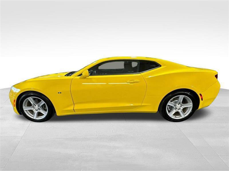 Used 2016 Chevrolet Camaro LT RWD image 8