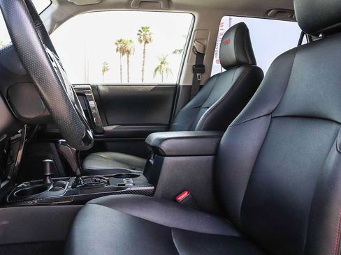 Used 2020 Toyota 4Runner Venture w/ Moonroof Package AWD/4WD image 28