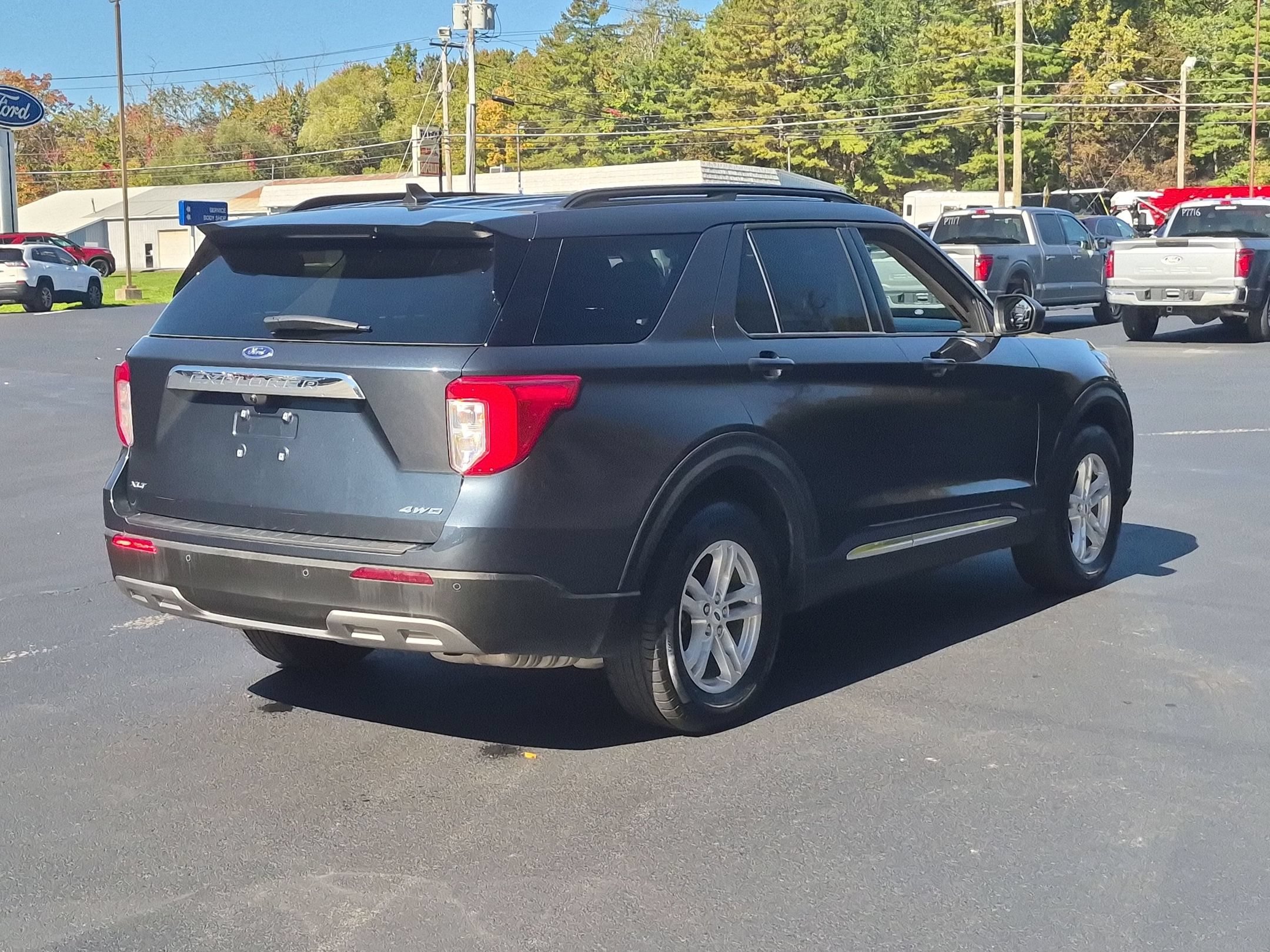 Used 2023 Ford Explorer XLT w/ Equipment Group 202A AWD/4WD image 3
