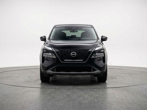 Used 2025 Nissan Rogue SV FWD image 2