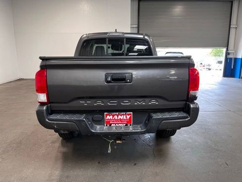 Used 2016 Toyota Tacoma SR5 RWD image 4