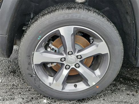 New 2025 Jeep Grand Cherokee L Limited w/ Trailer Tow Package image 5