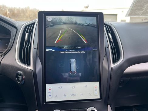 Used 2024 Ford Edge SEL image 21