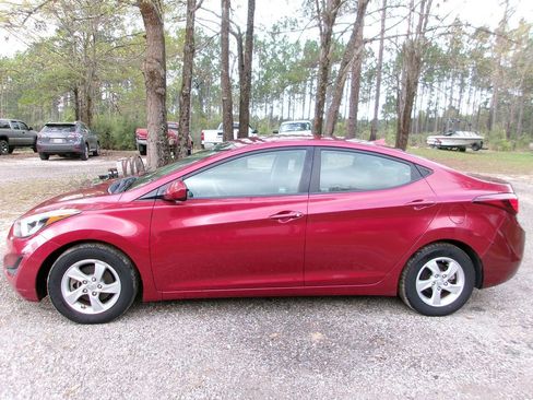 Used 2015 Hyundai Elantra SE FWD image 1