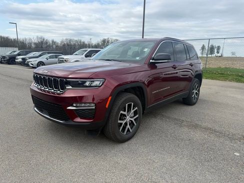 Used 2025 Jeep Grand Cherokee Limited w/ Trailer Tow Package image 3